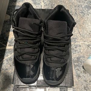 MENS AIR JORDAN 11 RETRO